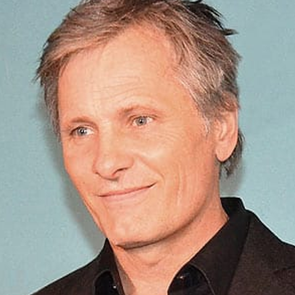 Viggo Mortensen’s Red-Carpet Smile